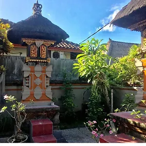 Kubu Verra Seminyak Guest house